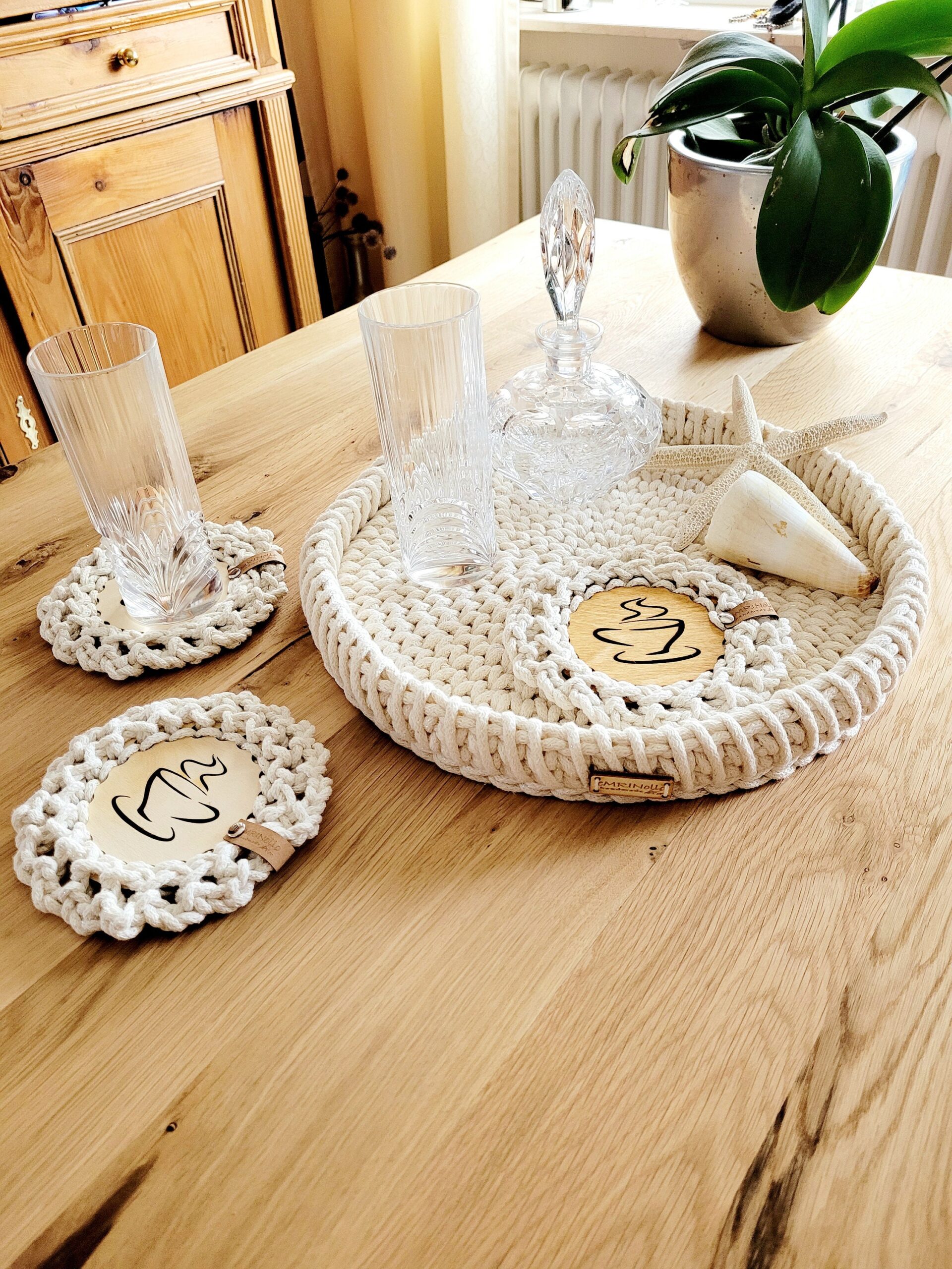 wohnzimmertisch dekorieren